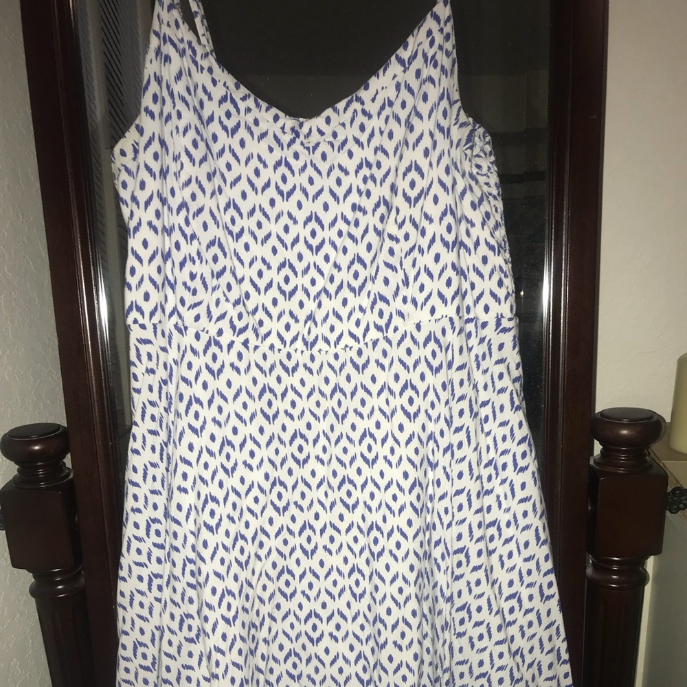 Dress with zipper up back